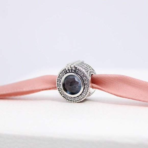 Pandora Sparkling Blue Crown O charm - Picture 2 of 7